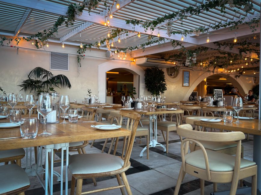 Sala restaurantului Argentin